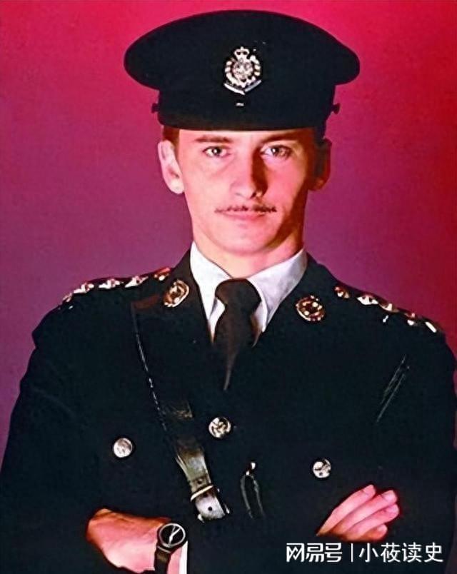 开云官网-1988年他一张单程机票飞到香港，35年后以烧炭自尽的方式结束生命