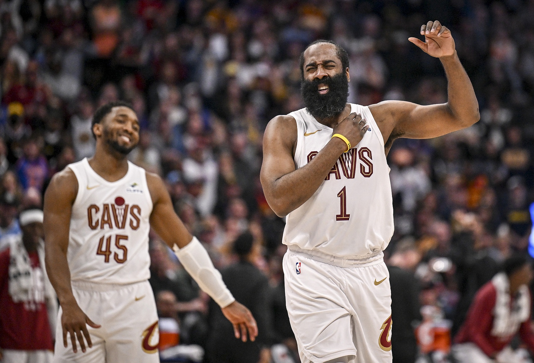 开云下载-审判之投2.0！哈登连续两场用关键球说话 双枪54分17助这才第二场