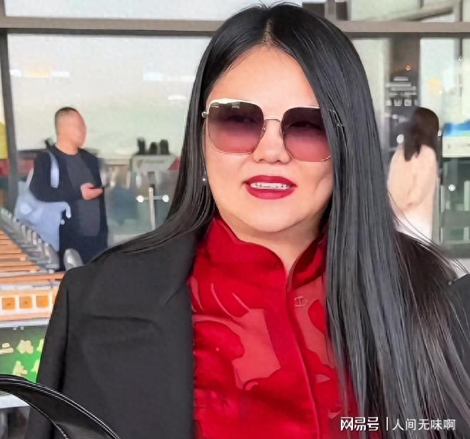 开云-自作孽不可活！高调炫富的李湘再传“噩耗”，私生活被扒个底朝天