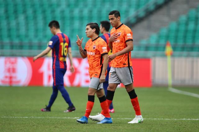 开云APP-【中超】金特罗任意球中柱AK连失良机 深足0比0青岛