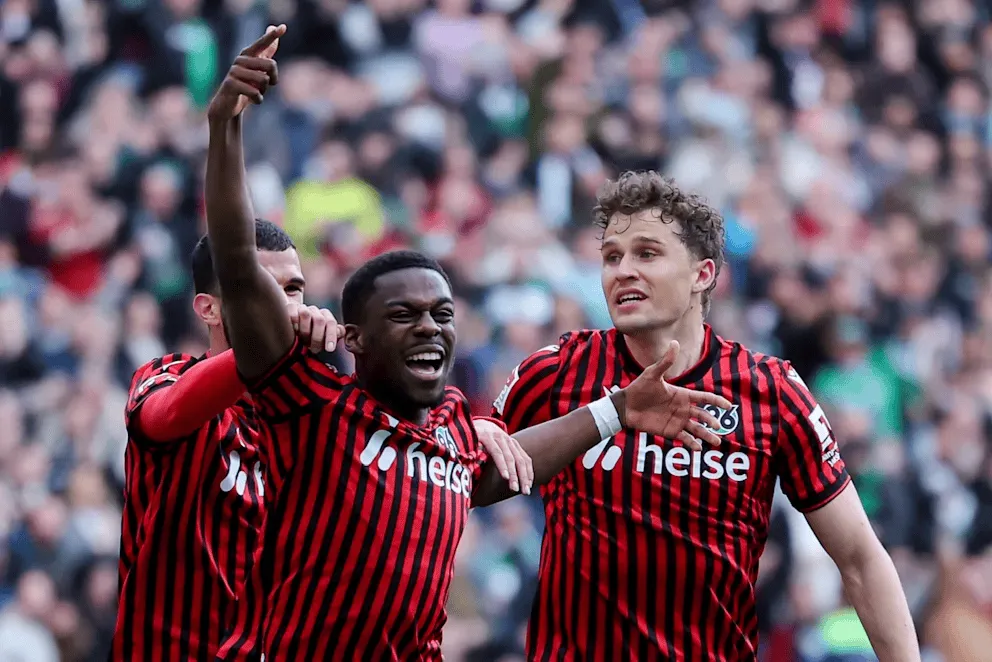 开云体育-汉诺威、法鹰、黄潜、布莱顿争夺拜仁20岁多面手小将阿塞科