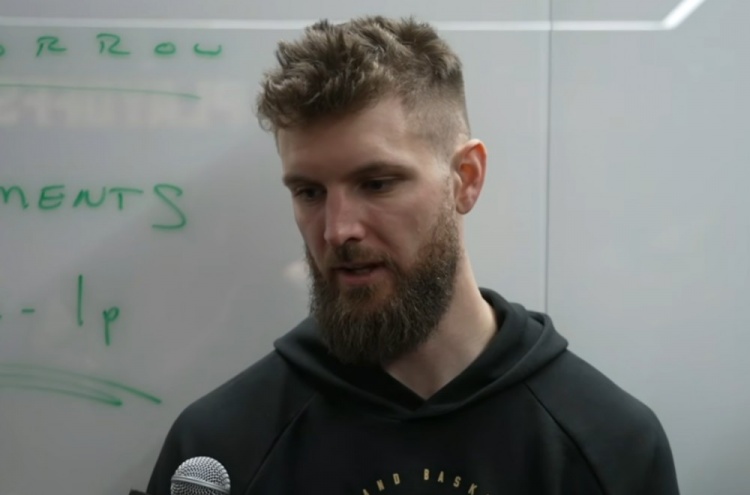 开云APP-【完整版】韦德：让英格拉姆15中3很满足 防守才是我的第一要务